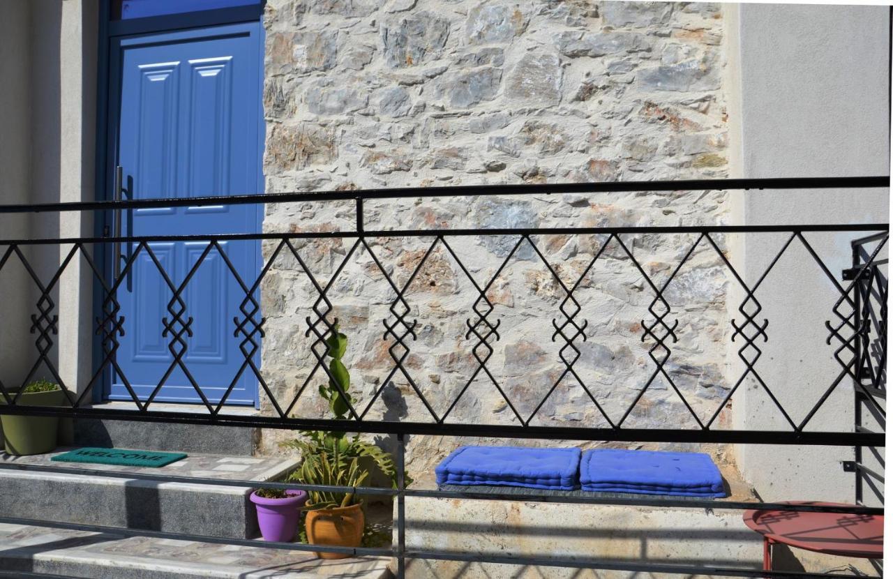 Amazing Stylish Country Apartment Akhládha Exterior foto
